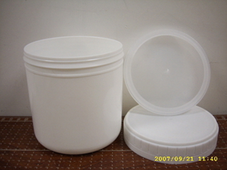 东莞良烨塑胶有限公司讲述塑料桶是否可以盛放水性涂料